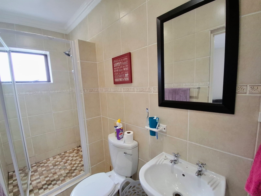 3 Bedroom Property for Sale in Sunrise On Sea Eastern Cape